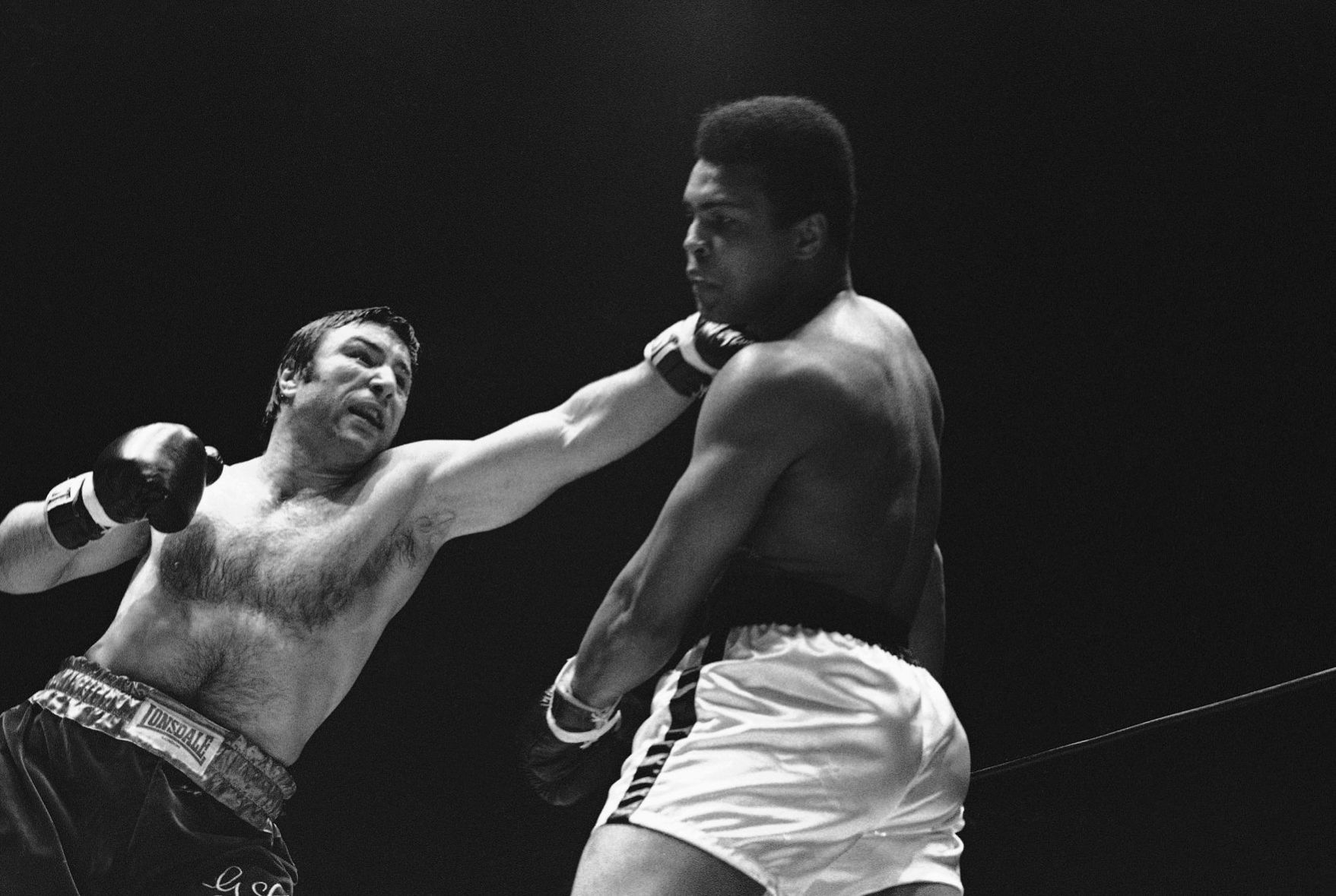 Facing Ali (2002), Stephen Brunt